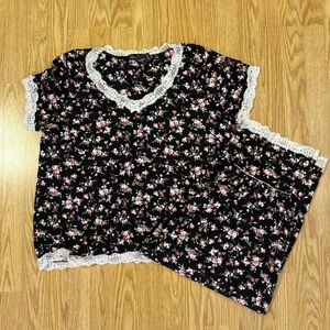 Rene Rofe Lace Trimmed Short Sleeve Crop Floral Pajamas